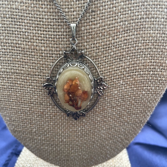 Vintage Dried Flower with Acrylic Overlay Pendant - Picture 2 of 4